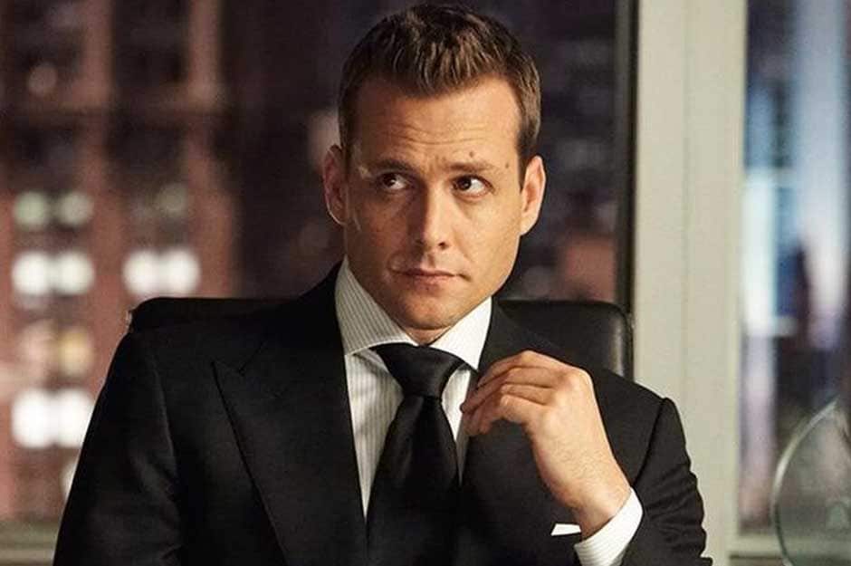 Harvey Specter, Suits